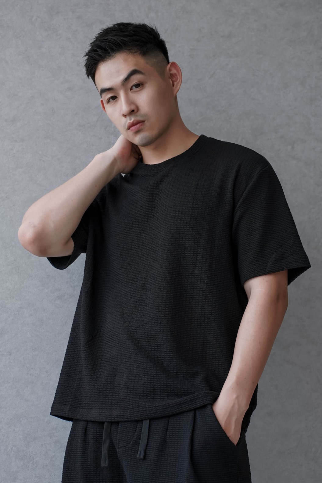 隱格紋透氣高彈套裝(短袖)