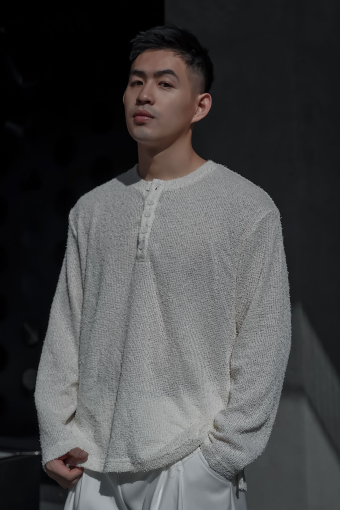 輕薄亨利領長袖