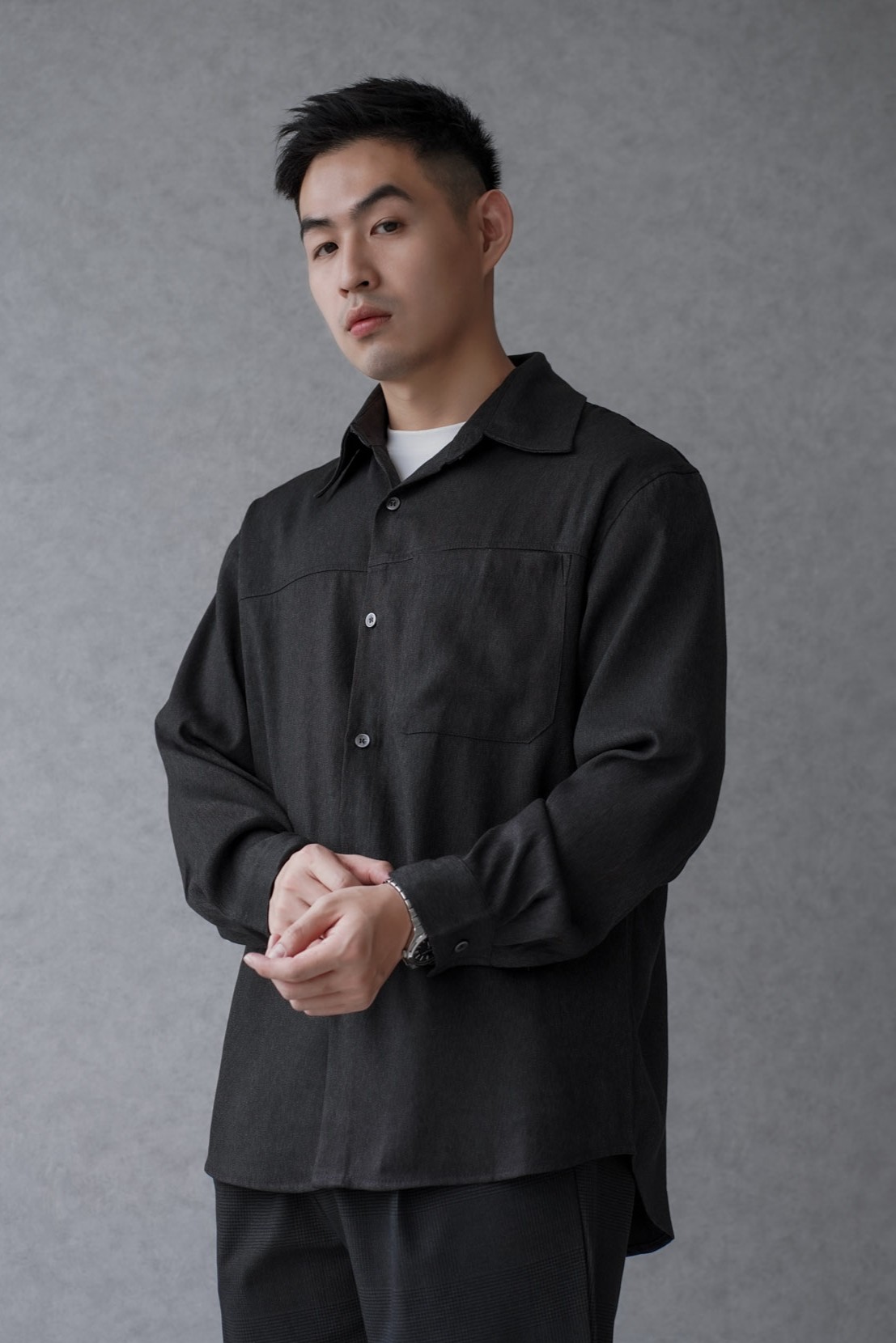 沉穩霧面織感口袋襯衫