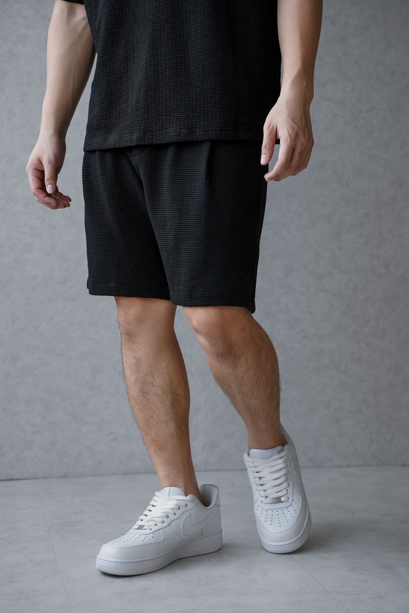 隱格紋透氣高彈套裝(短褲)