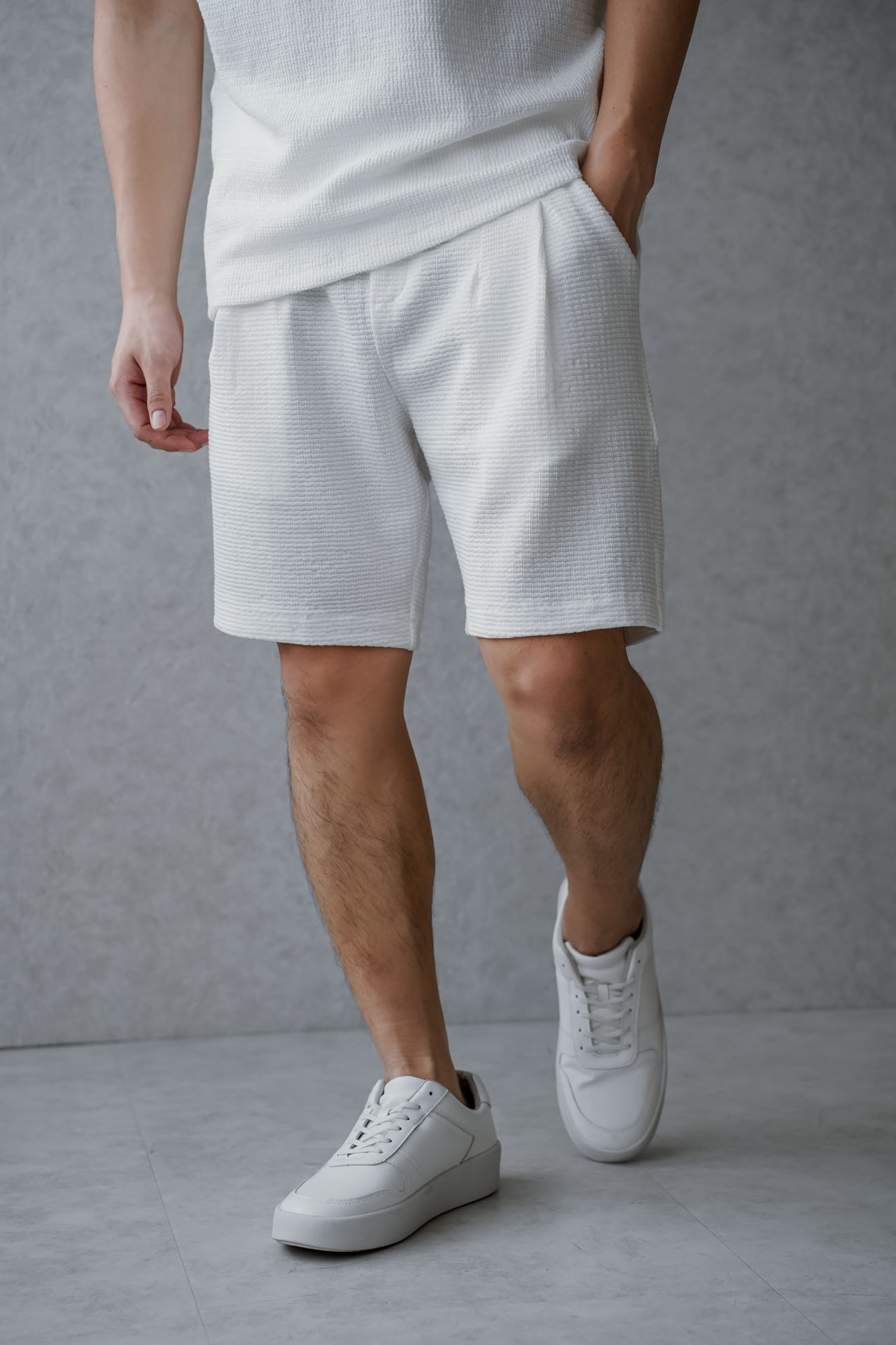 隱格紋透氣高彈套裝(短褲)