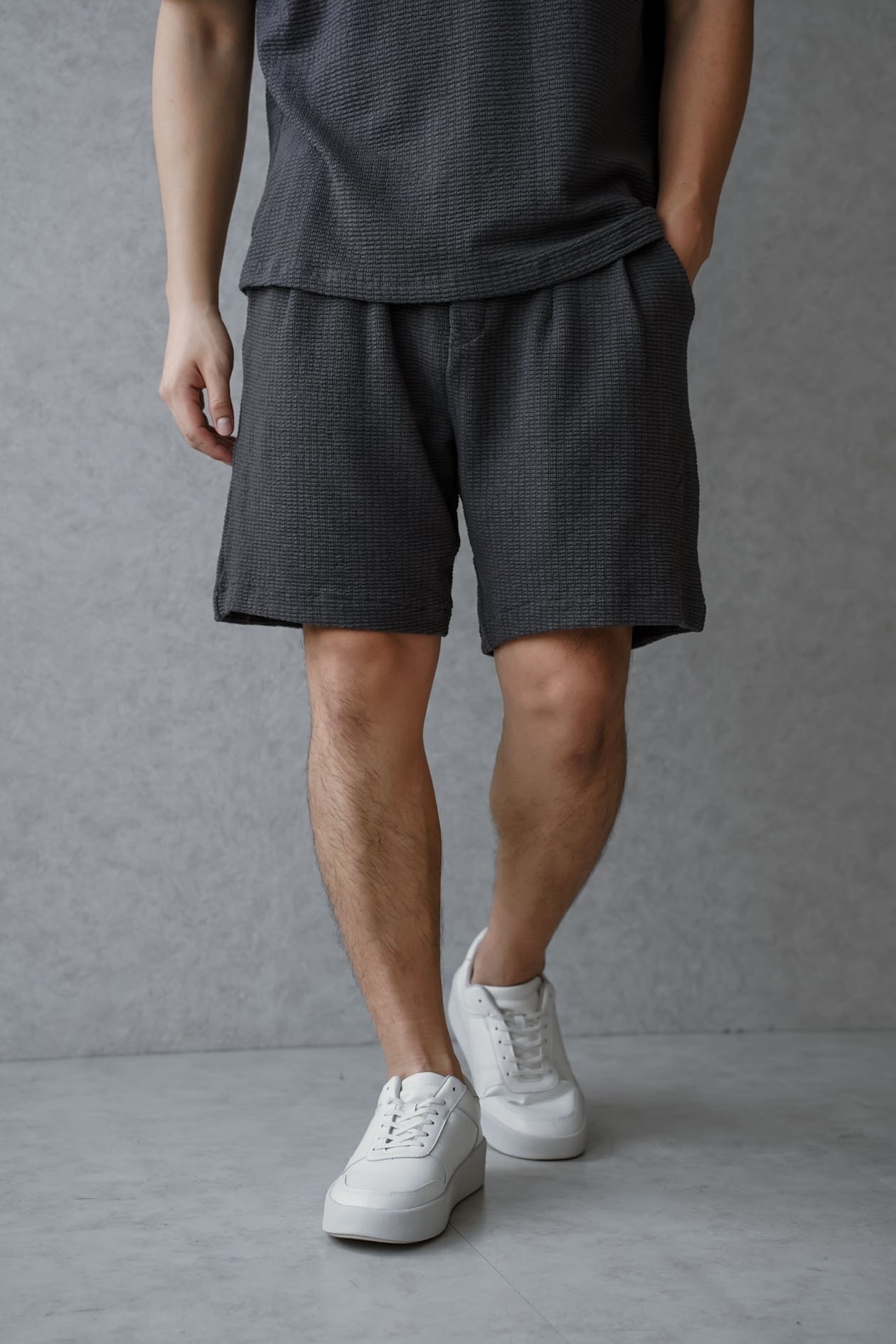 隱格紋透氣高彈套裝(短褲)