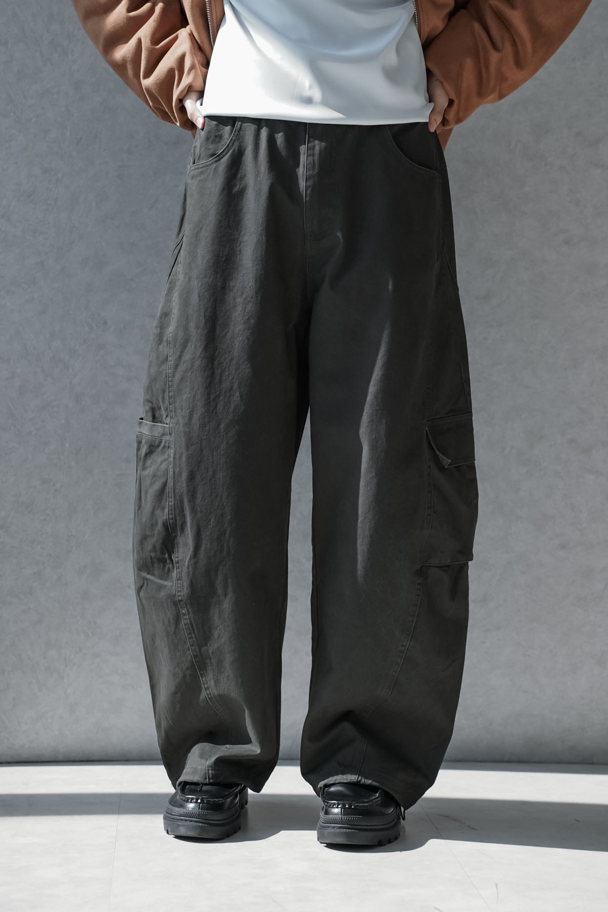 正韓工裝彎刀寬褲