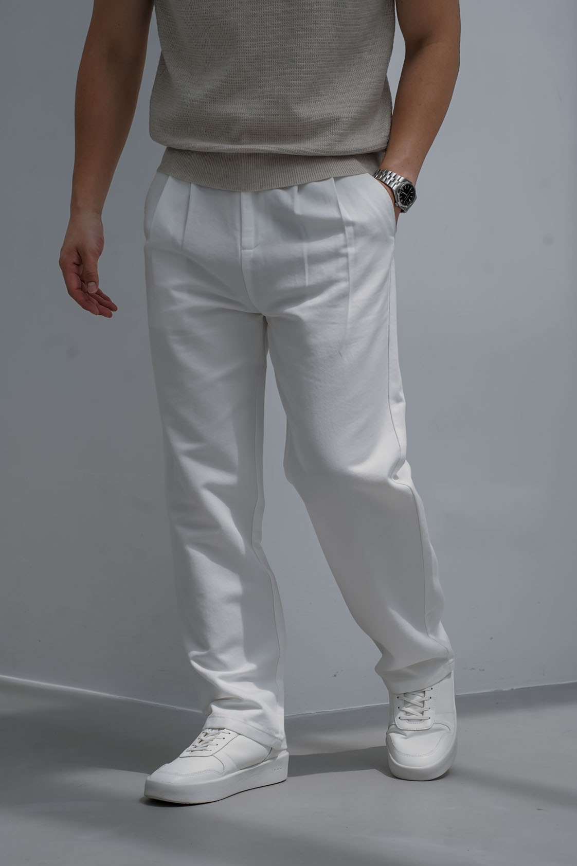 老錢直筒四褶白長褲