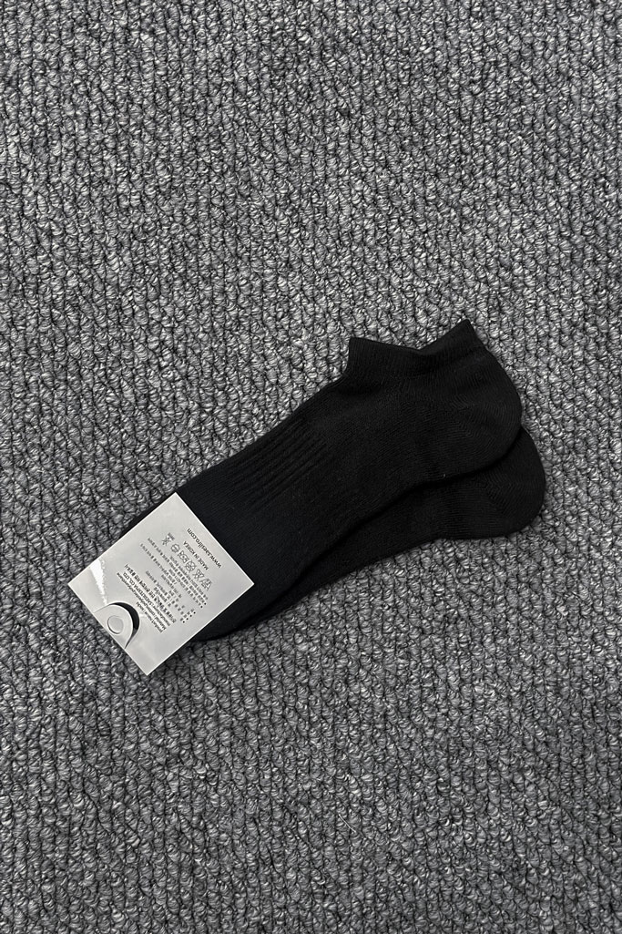 正韓極簡百搭短襪